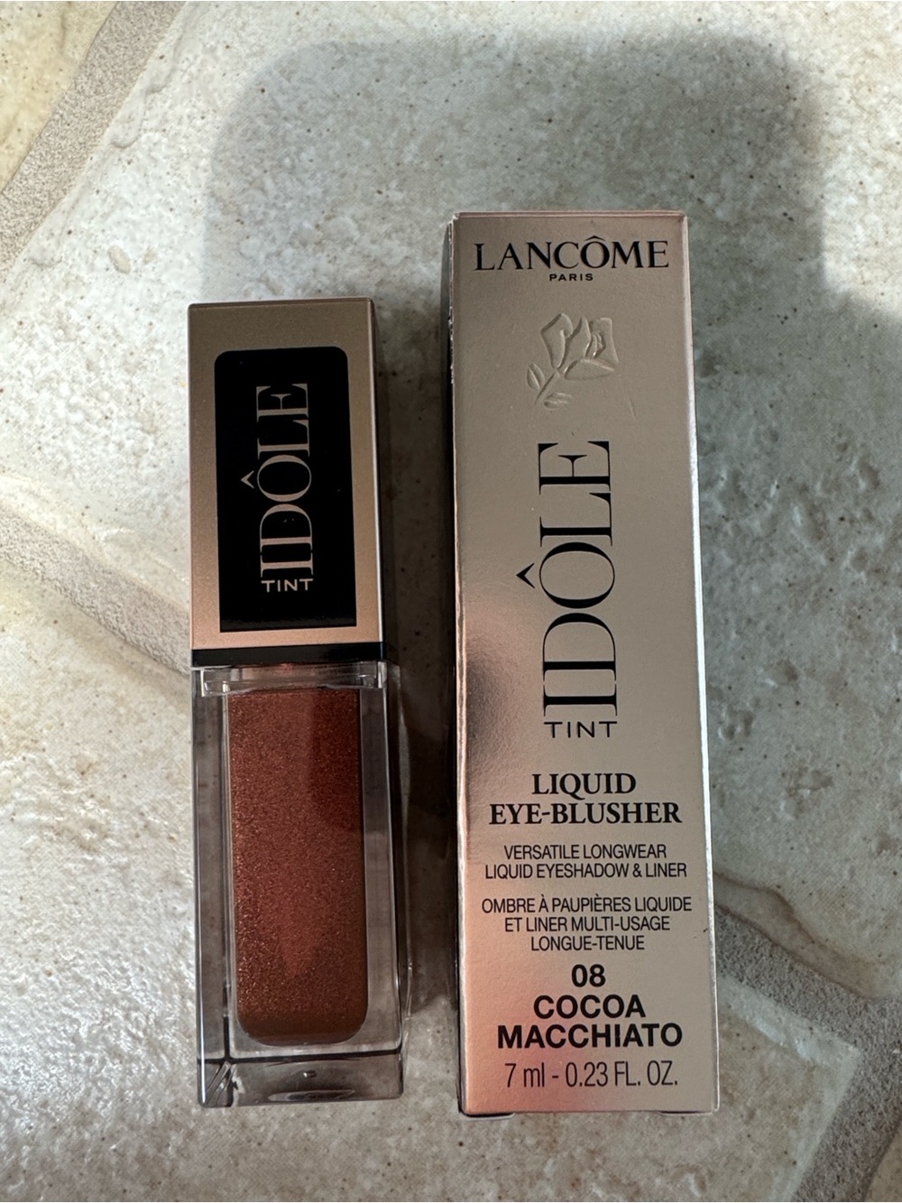 Idôle Tint Liquid Eye-Blusher in Cocoa Macchiato (Brown)